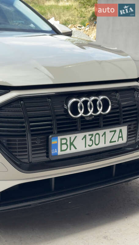 Внедорожник / Кроссовер Audi e-tron 2021 в Ровно