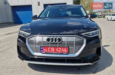 Внедорожник / Кроссовер Audi e-tron 2021 в 