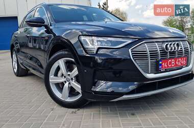Внедорожник / Кроссовер Audi e-tron 2021 в 