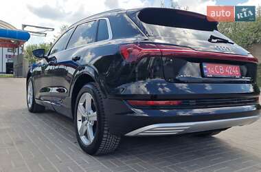 Внедорожник / Кроссовер Audi e-tron 2021 в 