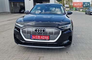 Внедорожник / Кроссовер Audi e-tron 2021 в 