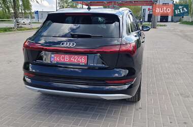 Внедорожник / Кроссовер Audi e-tron 2021 в 