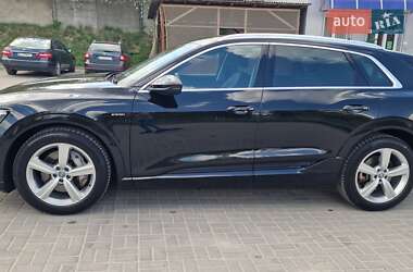 Внедорожник / Кроссовер Audi e-tron 2021 в 