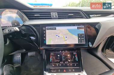 Внедорожник / Кроссовер Audi e-tron 2021 в 
