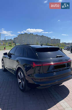 Внедорожник / Кроссовер Audi e-tron 2021 в 