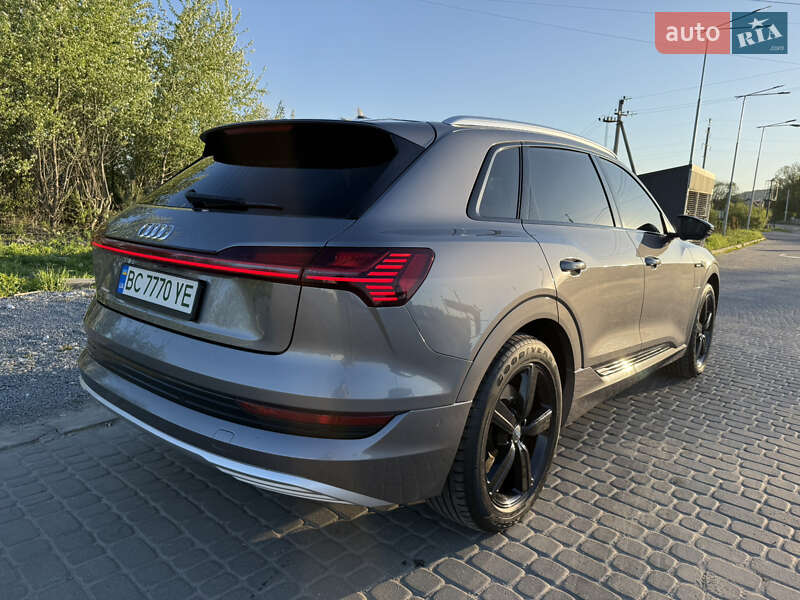 Внедорожник / Кроссовер Audi e-tron 2019 в 