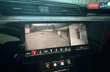 Внедорожник / Кроссовер Audi e-tron 2019 в 