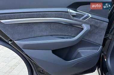 Внедорожник / Кроссовер Audi e-tron 2019 в 