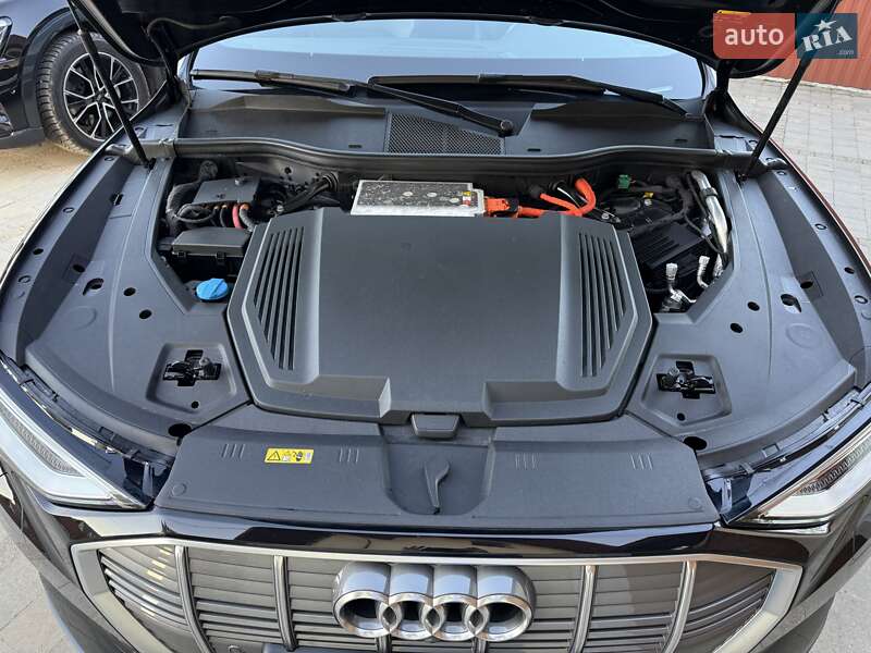 Позашляховик / Кросовер Audi e-tron 2019 в Коломиї