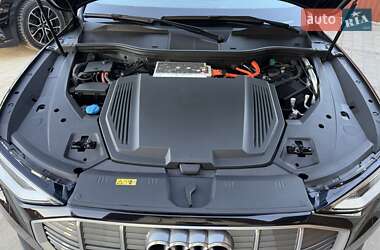 Внедорожник / Кроссовер Audi e-tron 2019 в 