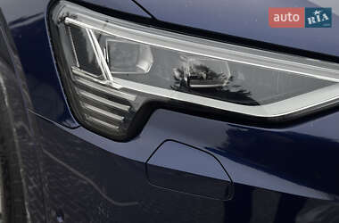 Внедорожник / Кроссовер Audi e-tron 2020 в 