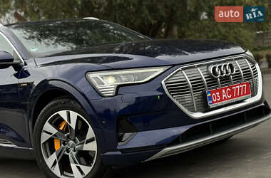 Внедорожник / Кроссовер Audi e-tron 2020 в 