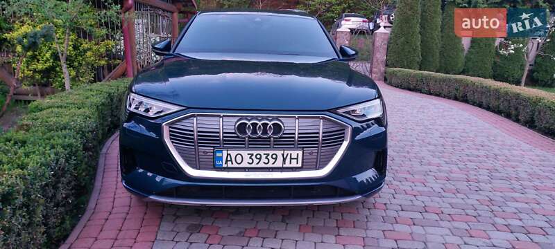 Внедорожник / Кроссовер Audi e-tron 2019 в Тячеве