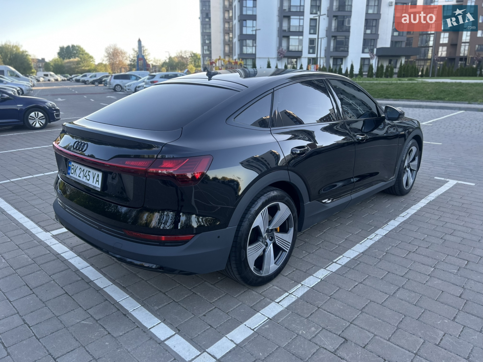 2020 Audi e-tron - мініатюра 11