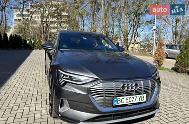 Внедорожник / Кроссовер Audi e-tron 2019 в 