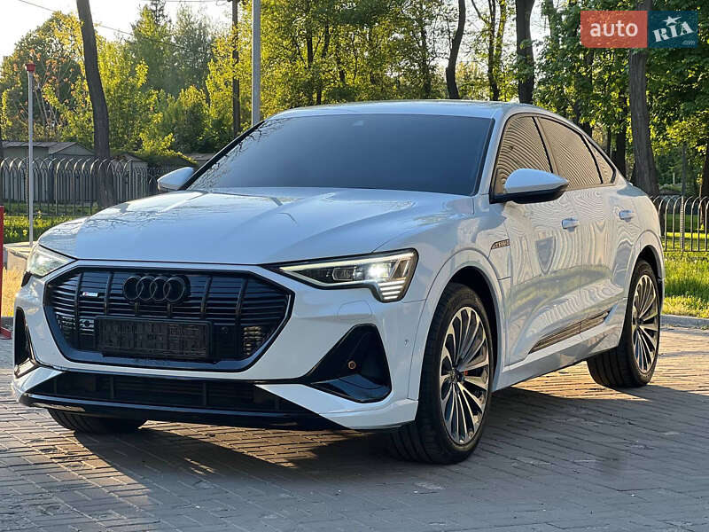 Позашляховик / Кросовер Audi e-tron 2022 в Дніпрі