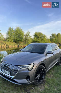 Внедорожник / Кроссовер Audi e-tron 2019 в 