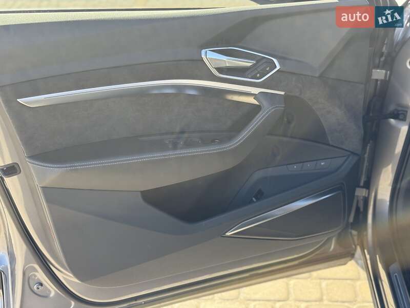 Внедорожник / Кроссовер Audi e-tron 2019 в Львове