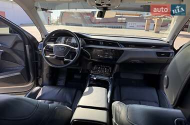 Внедорожник / Кроссовер Audi e-tron 2019 в 