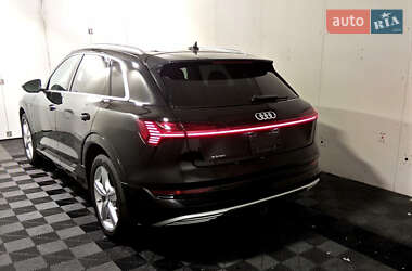 Внедорожник / Кроссовер Audi e-tron 2019 в 
