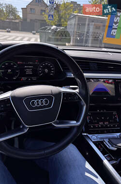 Позашляховик / Кросовер Audi e-tron 2020 в 