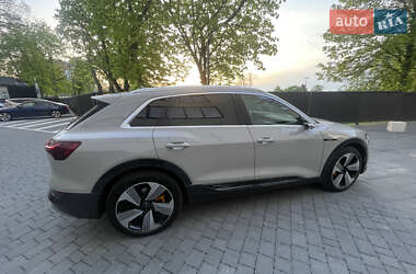 Внедорожник / Кроссовер Audi e-tron 2020 в 