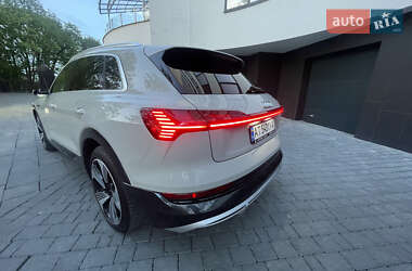 Внедорожник / Кроссовер Audi e-tron 2020 в 