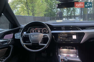 Внедорожник / Кроссовер Audi e-tron 2020 в 