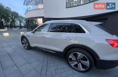 Внедорожник / Кроссовер Audi e-tron 2020 в 