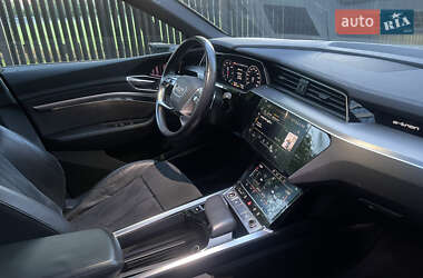 Внедорожник / Кроссовер Audi e-tron 2020 в 