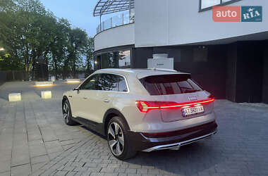 Внедорожник / Кроссовер Audi e-tron 2020 в 