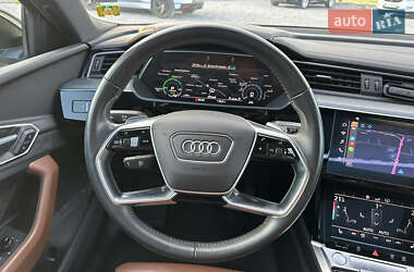 Внедорожник / Кроссовер Audi e-tron 2020 в 