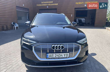 Внедорожник / Кроссовер Audi e-tron 2019 в 