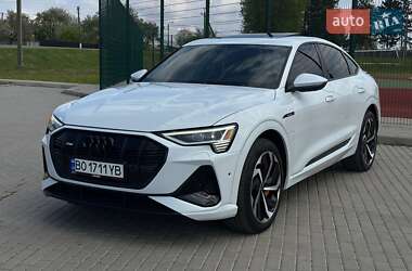 Внедорожник / Кроссовер Audi e-tron 2021 в 