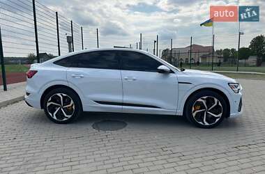 Внедорожник / Кроссовер Audi e-tron 2021 в 