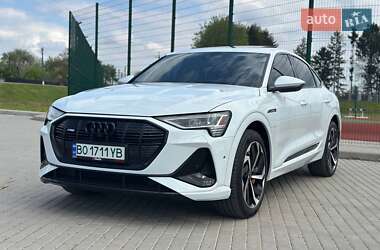 Внедорожник / Кроссовер Audi e-tron 2021 в 