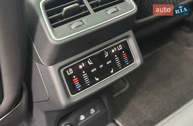 Внедорожник / Кроссовер Audi e-tron 2021 в 