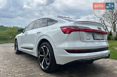 Внедорожник / Кроссовер Audi e-tron 2021 в 