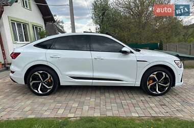 Внедорожник / Кроссовер Audi e-tron 2021 в 