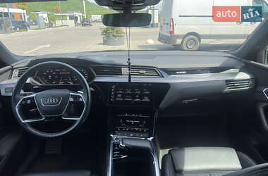 Внедорожник / Кроссовер Audi e-tron 2020 в 