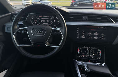 Внедорожник / Кроссовер Audi e-tron 2020 в 