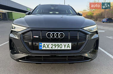 Внедорожник / Кроссовер Audi e-tron 2020 в 