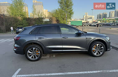 Внедорожник / Кроссовер Audi e-tron 2020 в 
