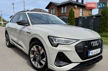Внедорожник / Кроссовер Audi e-tron 2021 в 
