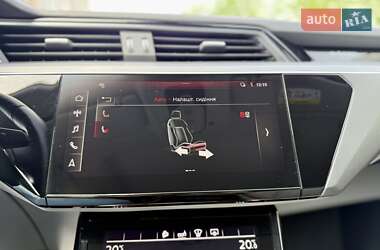 Внедорожник / Кроссовер Audi e-tron 2021 в 