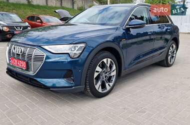 Внедорожник / Кроссовер Audi e-tron 2020 в 