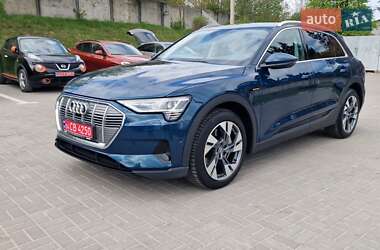 Внедорожник / Кроссовер Audi e-tron 2020 в 