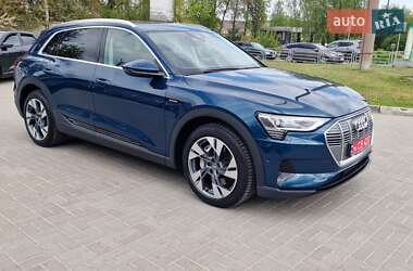 Внедорожник / Кроссовер Audi e-tron 2020 в 