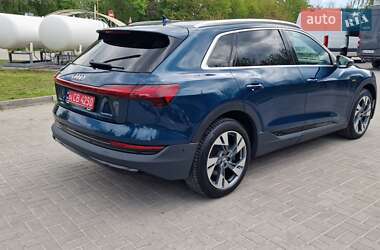 Внедорожник / Кроссовер Audi e-tron 2020 в 