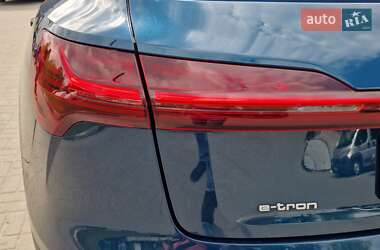 Внедорожник / Кроссовер Audi e-tron 2020 в 